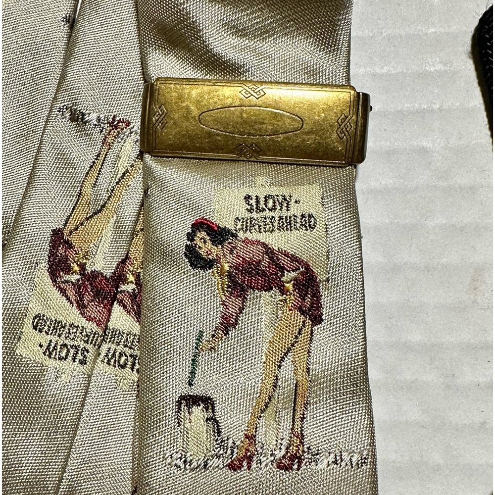 Cole Haan Suspenders Made In USA Beige Pin-up Woman Slow Curves Ahead Rare 50in. - Picture 8 of 13